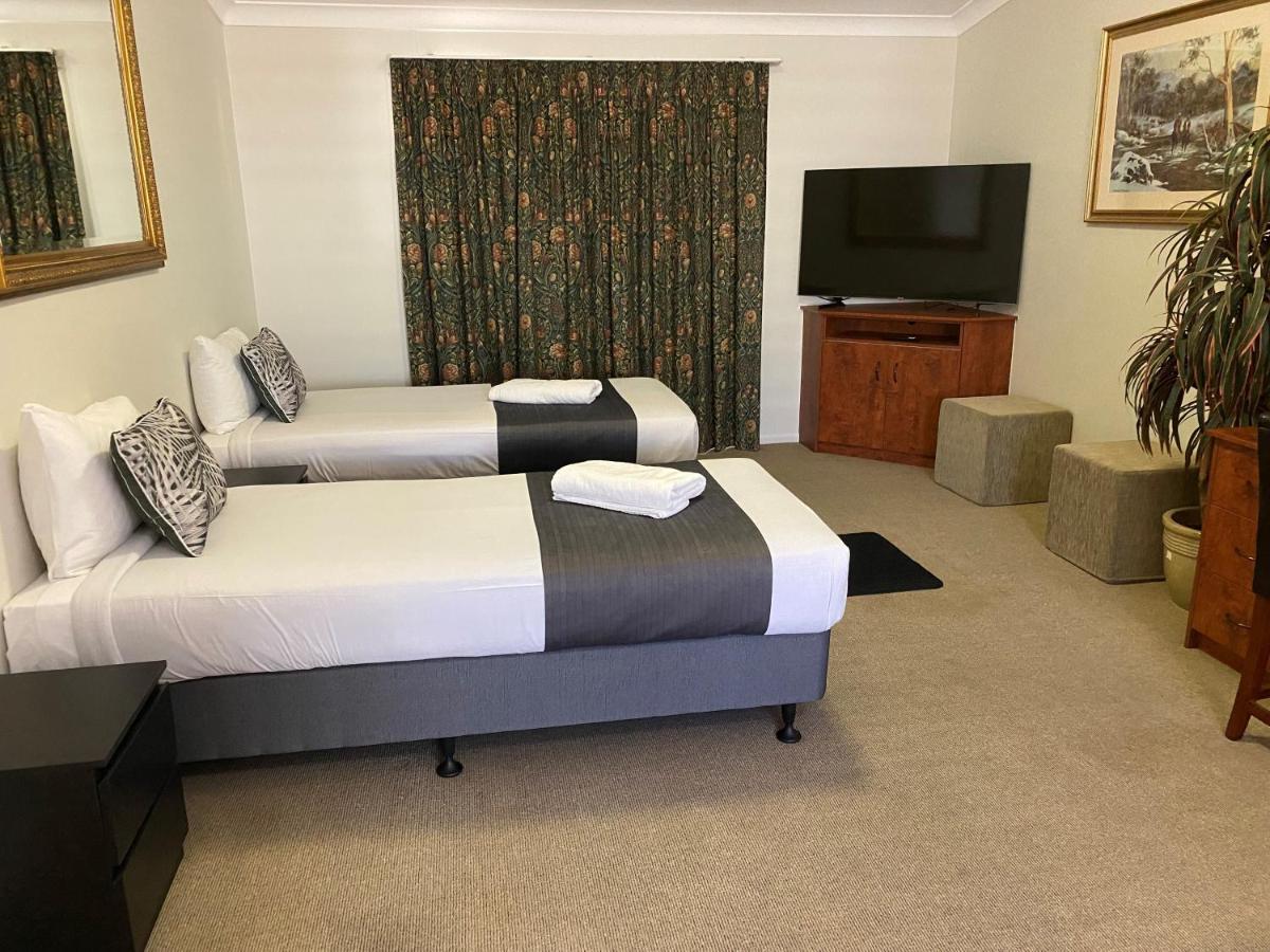 Emerald Explorers Inn Luaran gambar