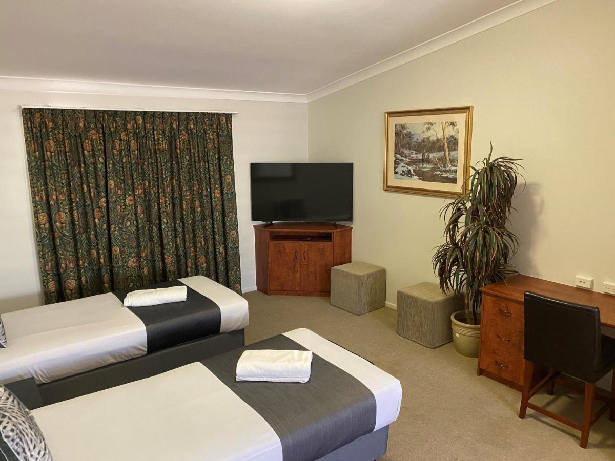 Emerald Explorers Inn Luaran gambar
