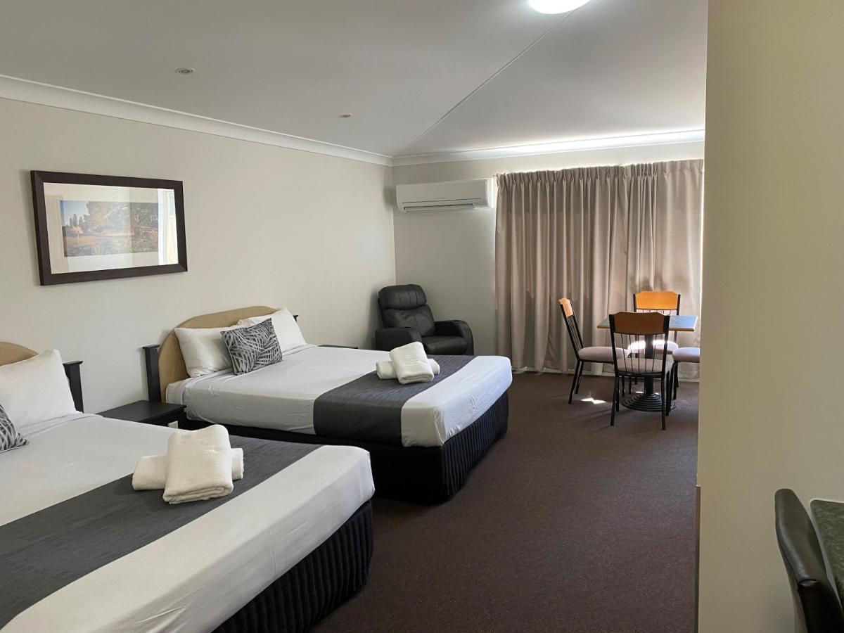 Emerald Explorers Inn Luaran gambar