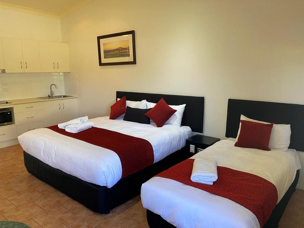 Emerald Explorers Inn Luaran gambar