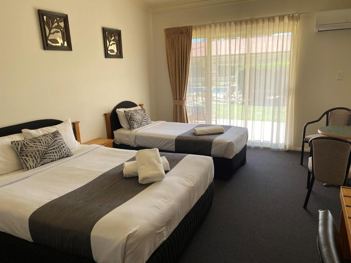 Emerald Explorers Inn Luaran gambar