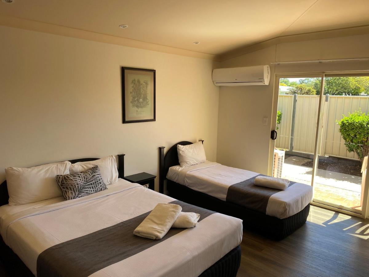Emerald Explorers Inn Luaran gambar