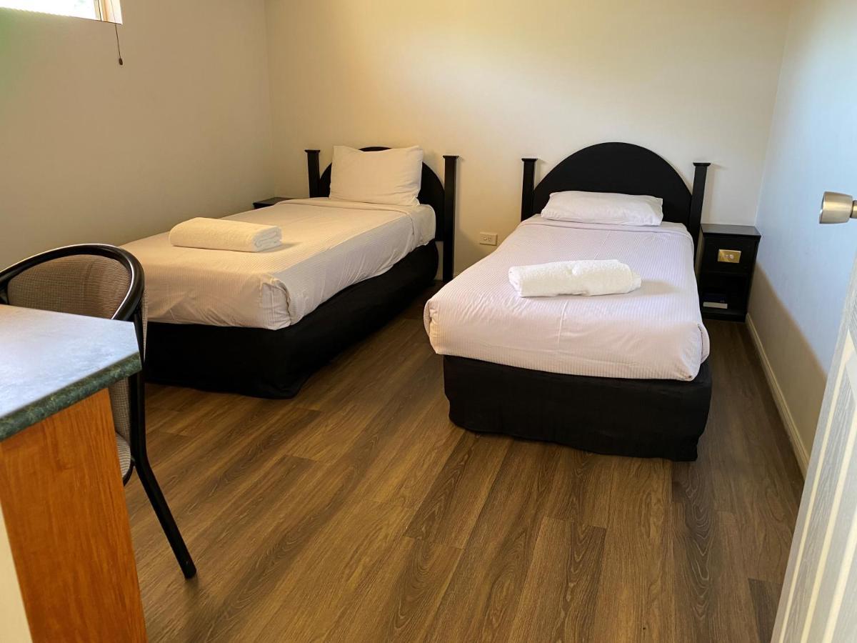 Emerald Explorers Inn Luaran gambar
