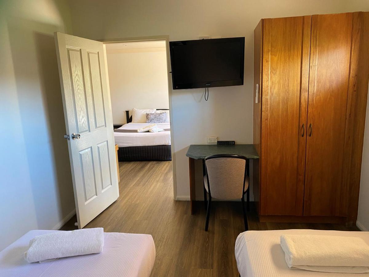 Emerald Explorers Inn Luaran gambar