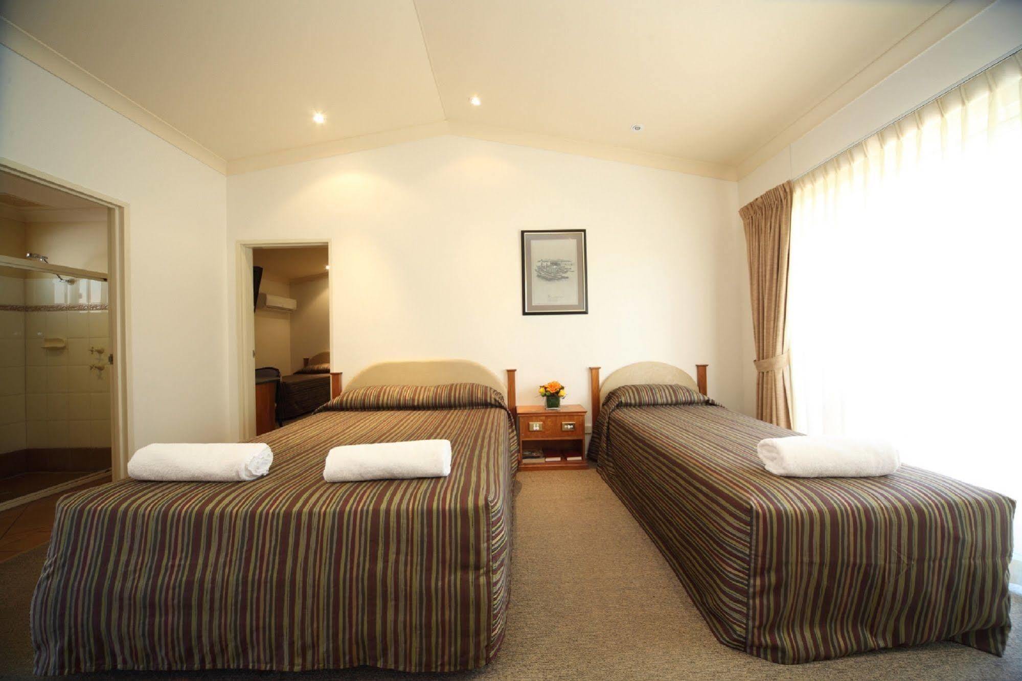 Emerald Explorers Inn Luaran gambar